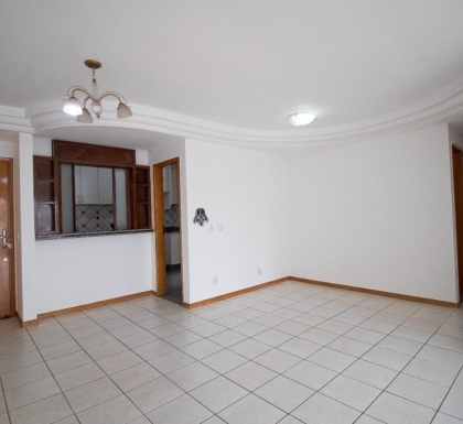 Edifício Serra Mar -  Apartamento 4 quartos,  2 suítes, armários, 2 vagas de garagem. Setor Bueno (próximo a Unimed)